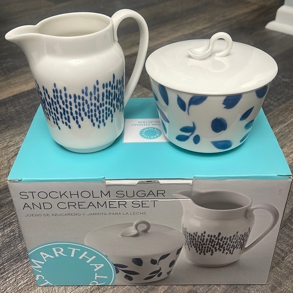 Marta Steward sugar and creamer set